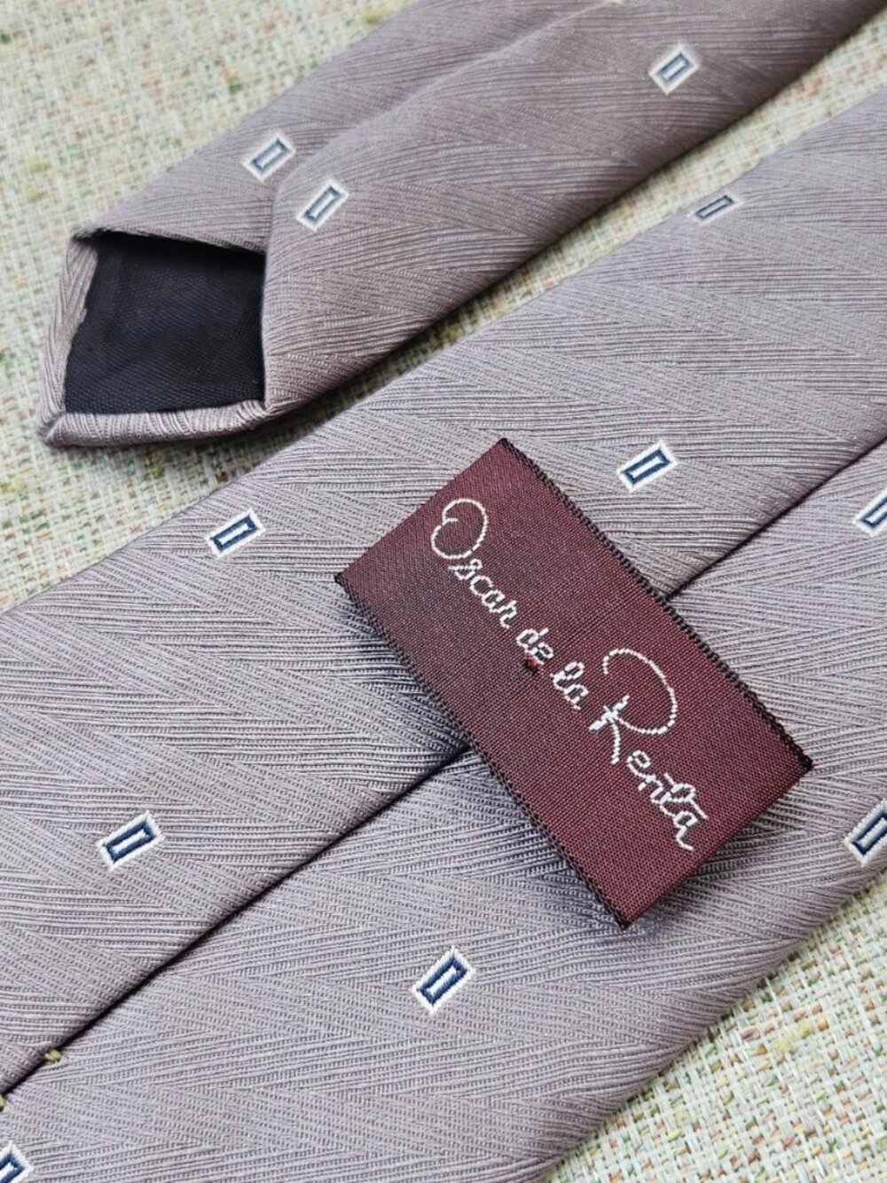 Vintage Oscar De La Renta Men Tie Necktie Brown Tie Classic Neck Tie - Picture 10 of 10